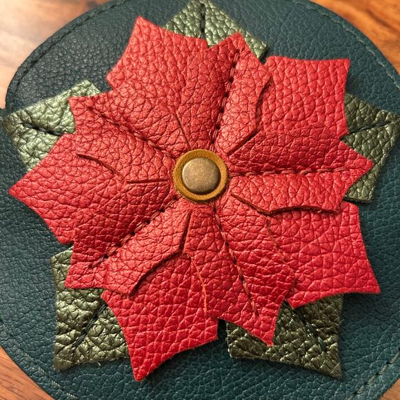 Portland Leather Holiday Pouch POINSETTIA Keychain PLG Gordita NEW FAST SHIP - Picture 2 of 4